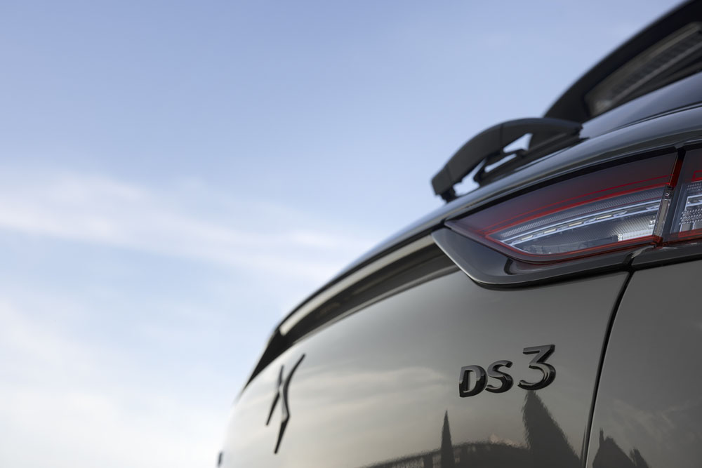 Más rendimiento eléctrico para el renovado DS 3, el SUV urbano más elegante 13 Motor16 DS 3 2022 9 Motor16