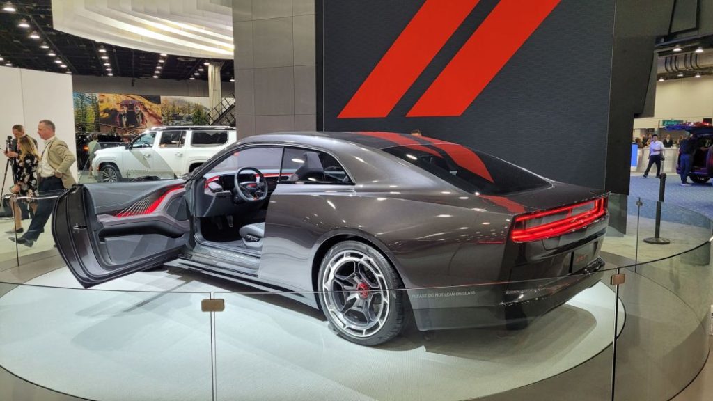 Dodge Charger Daytona SRT EV concept00009 Motor16