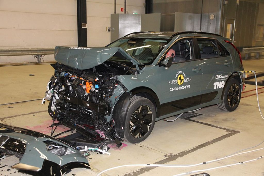 Kia Niro Prueba de barrera rígida de ancho completo EURO NCAP2022 Motor16