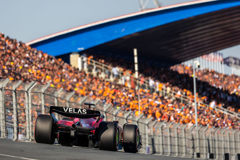 Max Verstappen sigue envuelto en una nube, ahora de color naranja 3 Motor16 LECLERC Motor16