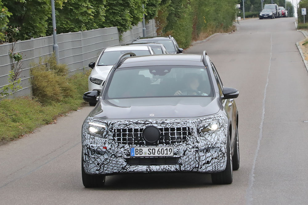 Mercedes-AMG GLB 35: la versión deportiva también se actualiza 2 Motor16 Mercedes AMG GLB35 facelift 1 Motor16