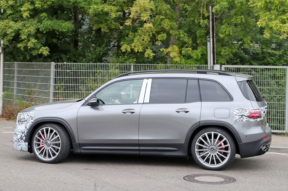 Mercedes-AMG GLB 35: la versión deportiva también se actualiza 13 Motor16 Mercedes AMG GLB35 facelift 10 Motor16