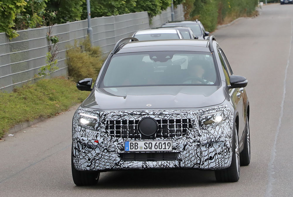 Mercedes-AMG GLB 35: la versión deportiva también se actualiza 5 Motor16 Mercedes AMG GLB35 facelift 2 Motor16