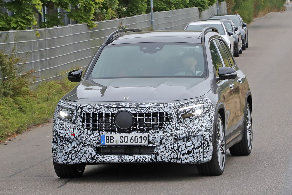 Mercedes-AMG GLB 35: la versión deportiva también se actualiza 6 Motor16 Mercedes AMG GLB35 facelift 3 Motor16