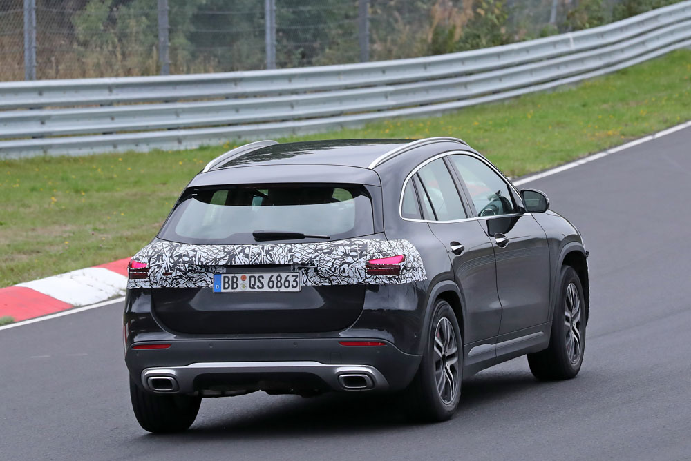El futuro Mercedes GLA ya está en Nürburgring 19 Motor16 Mercedes GLA Facelift 17 1 Motor16