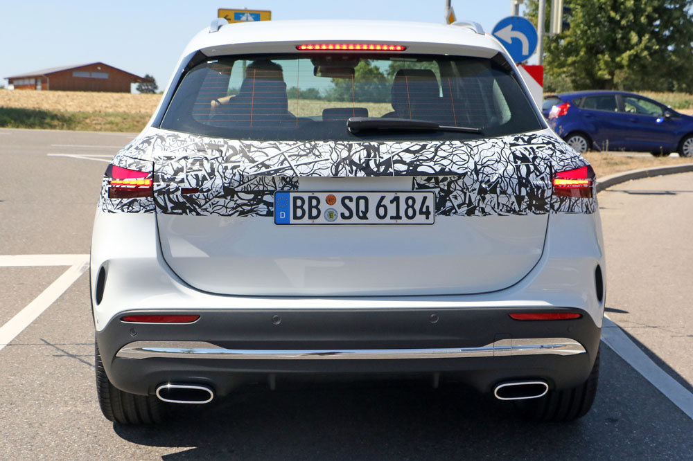 El futuro Mercedes GLA ya está en Nürburgring 26 Motor16 Mercedes GLA Facelift 24 1 Motor16