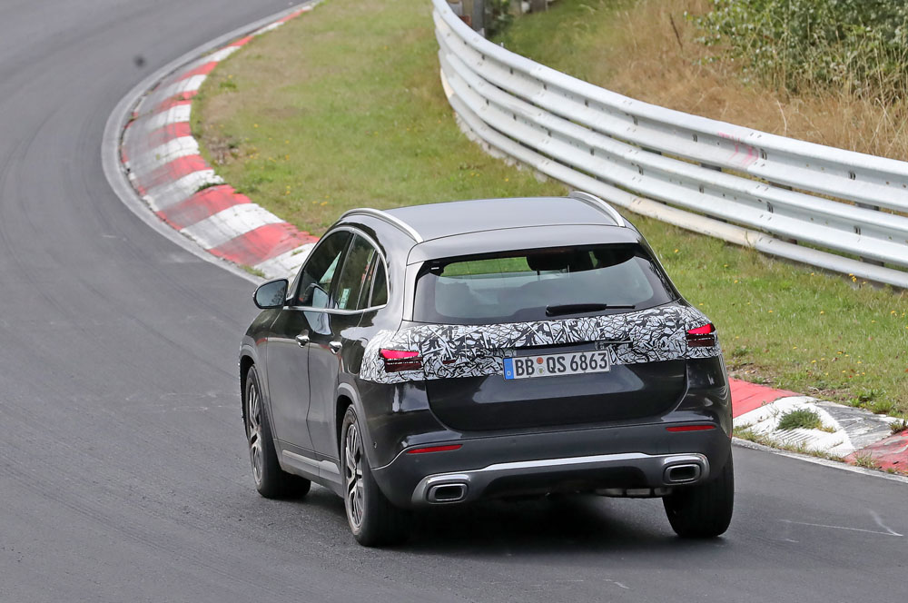 El futuro Mercedes GLA ya está en Nürburgring 12 Motor16 Mercedes GLA facelift 10 1 Motor16