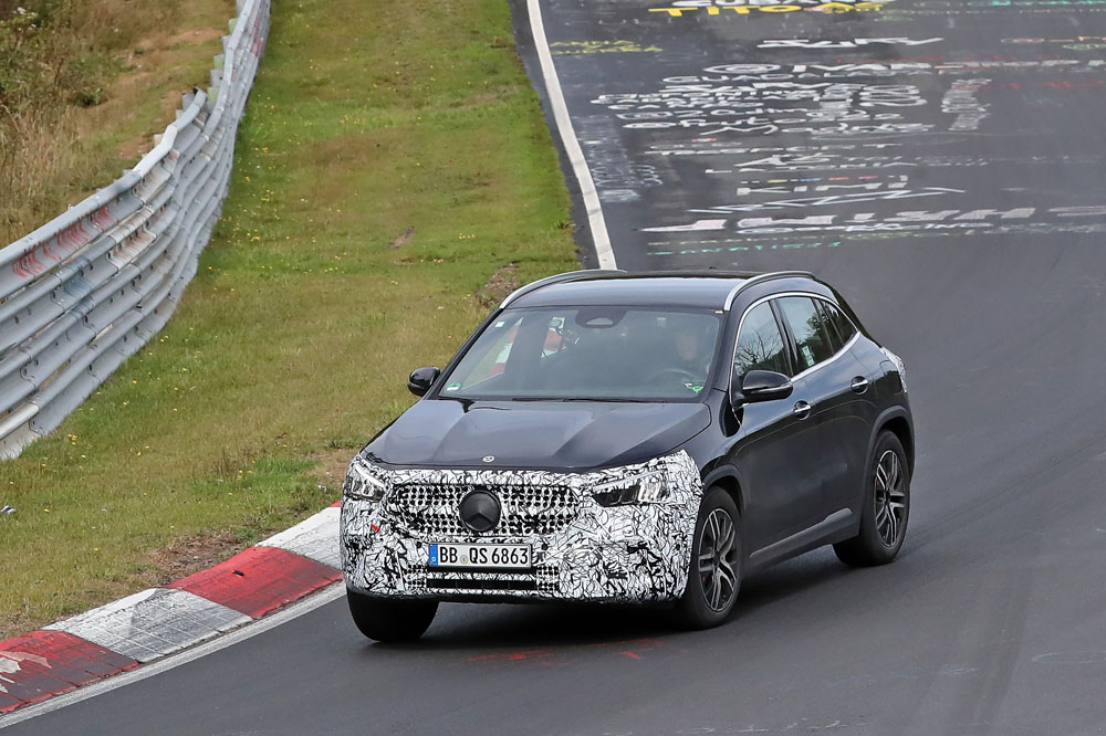 El futuro Mercedes GLA ya está en Nürburgring 4 Motor16 Mercedes GLA facelift 2 1 Motor16