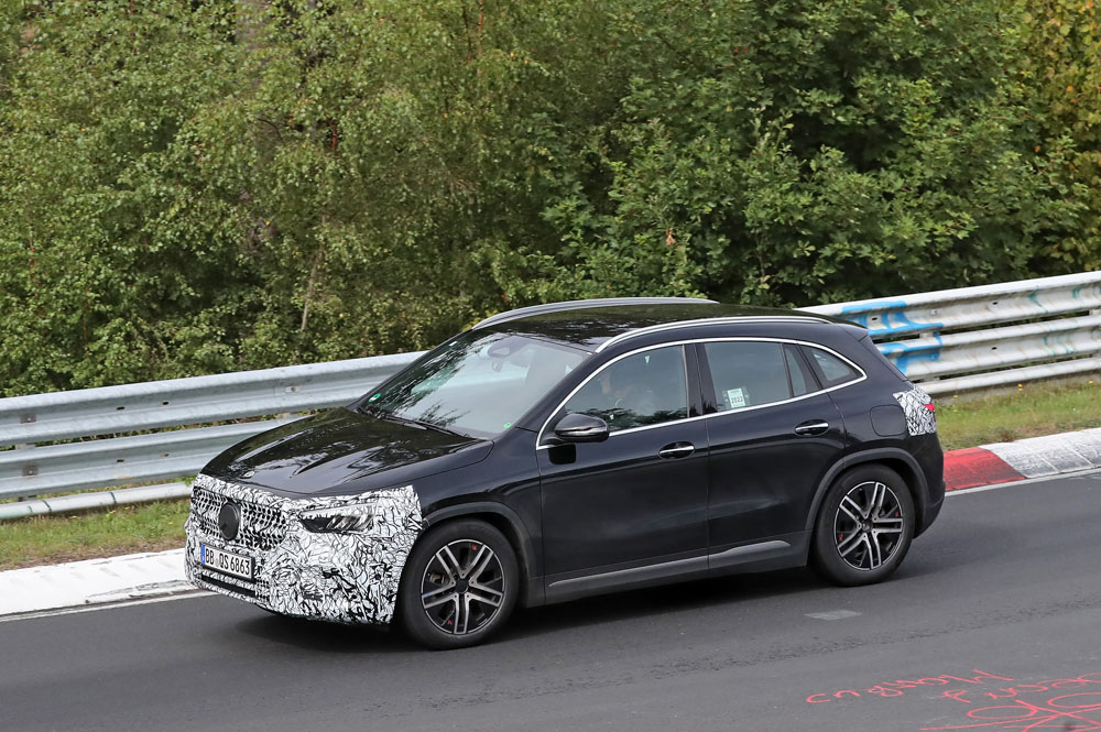 El futuro Mercedes GLA ya está en Nürburgring 6 Motor16 Mercedes GLA facelift 4 1 Motor16