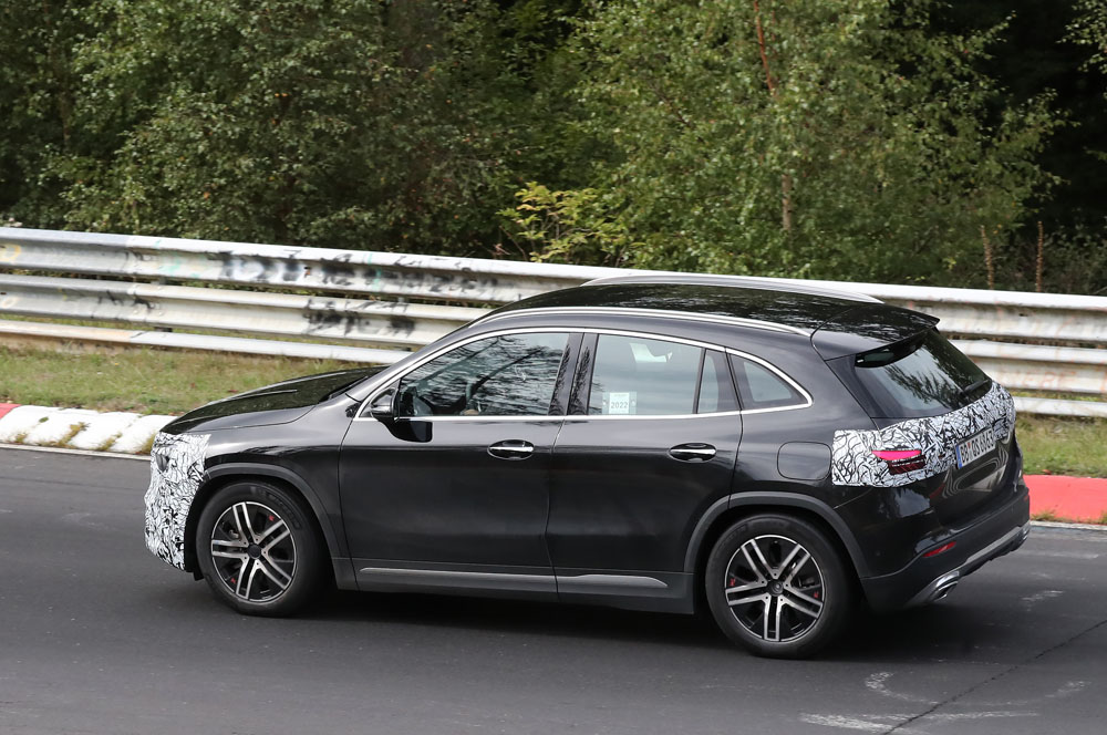 El futuro Mercedes GLA ya está en Nürburgring 9 Motor16 Mercedes GLA facelift 7 1 Motor16