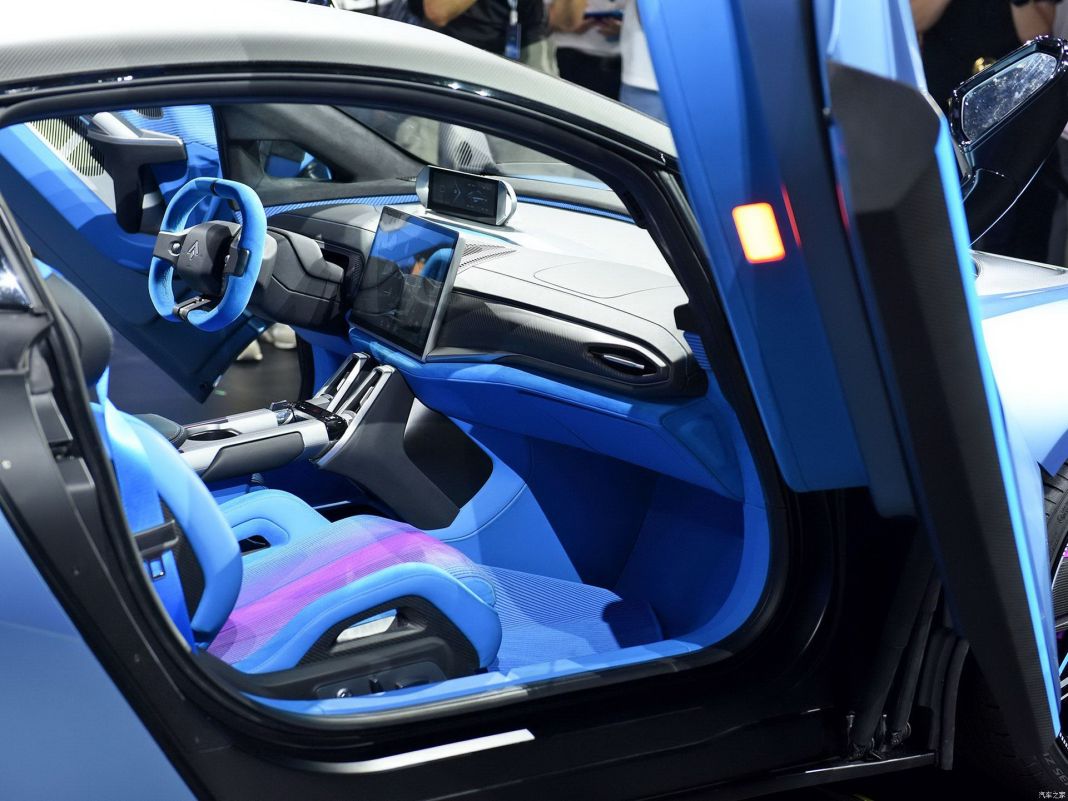 GAC Aion Hyper SSR: el deportivo chino de 1.225 CV que cuesta lo que un Porsche 911 11 Motor16 Motor16GAC AION Hyper SSR 26 Motor16