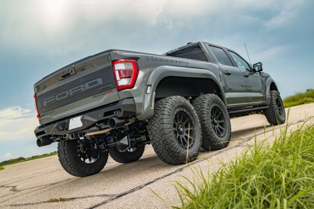 Así de bestial es el Hennessey Gen 3 VelociRaptor 6x6 61 Motor16 Motor16Hennessey Delivers Imposing Gen 3 VelociRaptor 6x6 Motor16