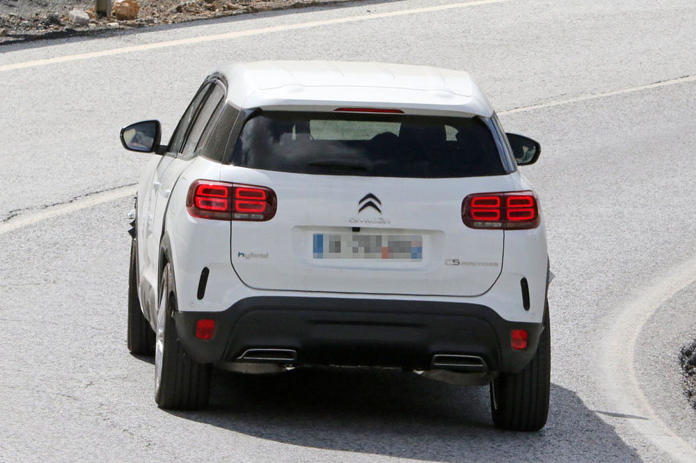 El futuro Peugeot 3008 rueda escondido en la carrocería de un Citroën C5 Aircross 24 Motor16 Peugeot 3008 mule 21 Motor16