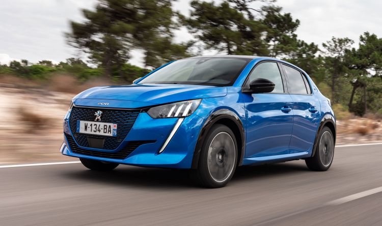 La OCU advierte sobre la "espectacular subida" de precios de los coches nuevos 4 Motor16 Peugeot e 208 Motor16