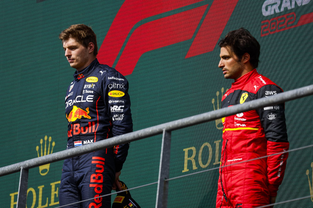 VERSTAPPEN SAINZ PODIO Motor16