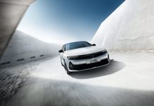 Opel lanza las nuevas variantes electrificadas sport GSe