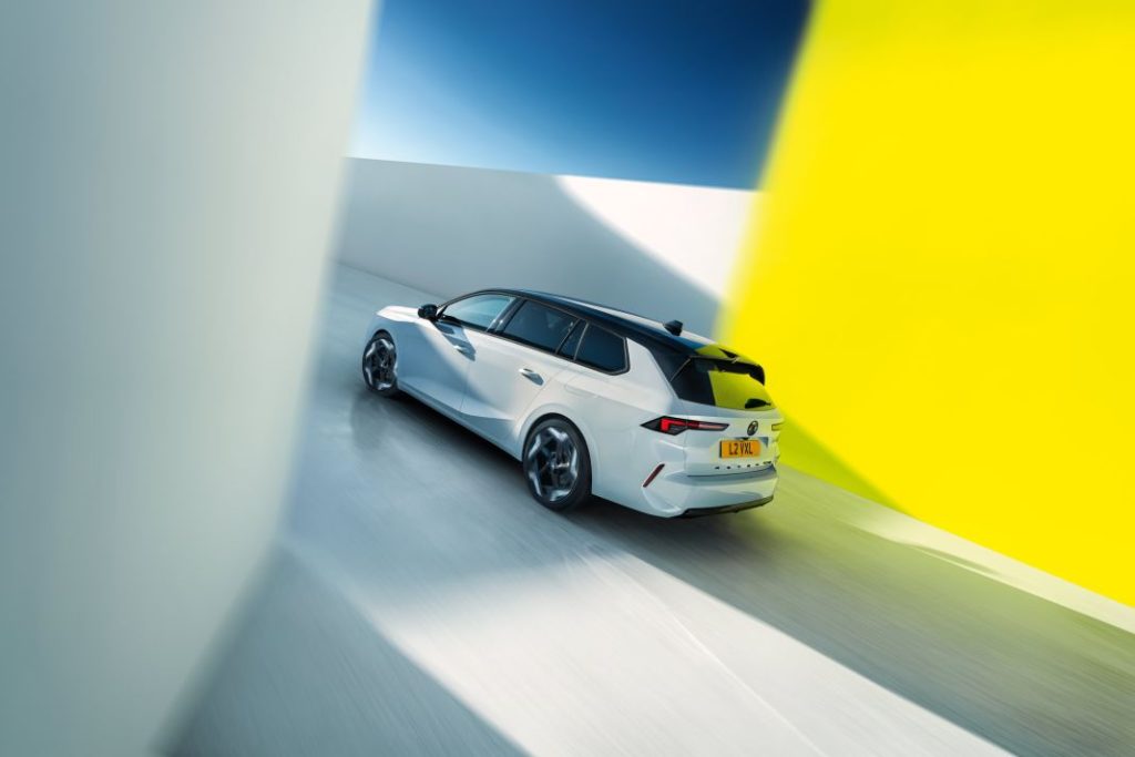 Opel lanza las nuevas variantes electrificadas sport GSe 1 Motor16 Opel Astra GSe