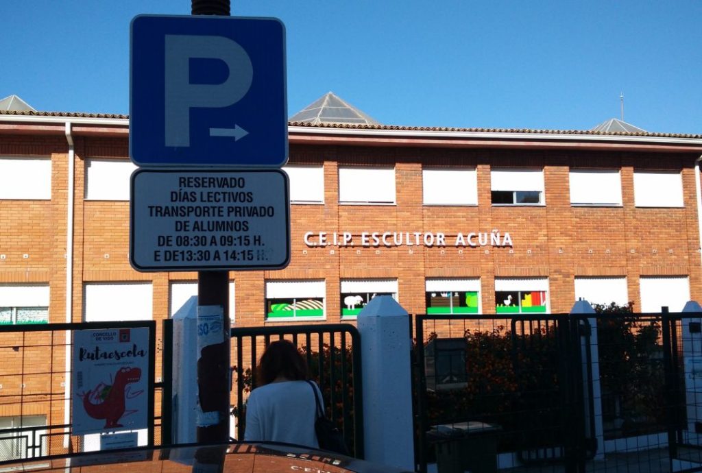 Aparcamiento reservado hora colegio
