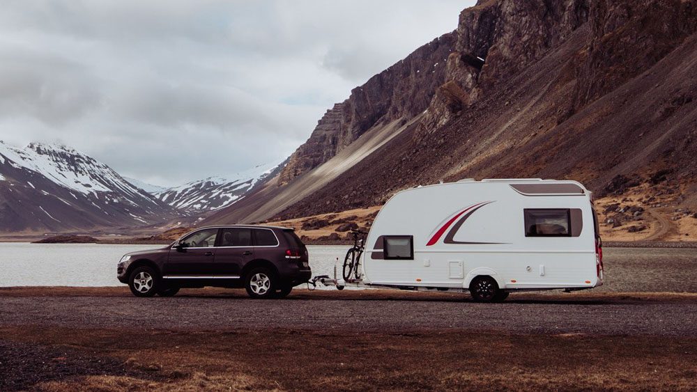 Por falta de uno, la DGT dice que tendrás que tener dos seguros en estos vehículos 74 Motor16 caravana remolcada con seguro