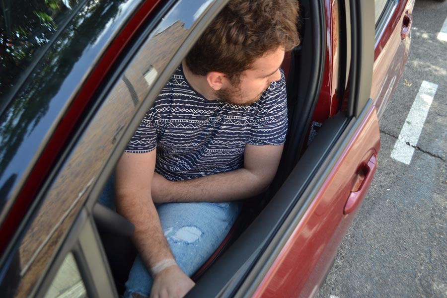 Para evitar sustos al salir de tu coche, ábrelo a la holandesa 102 Motor16 cuidado