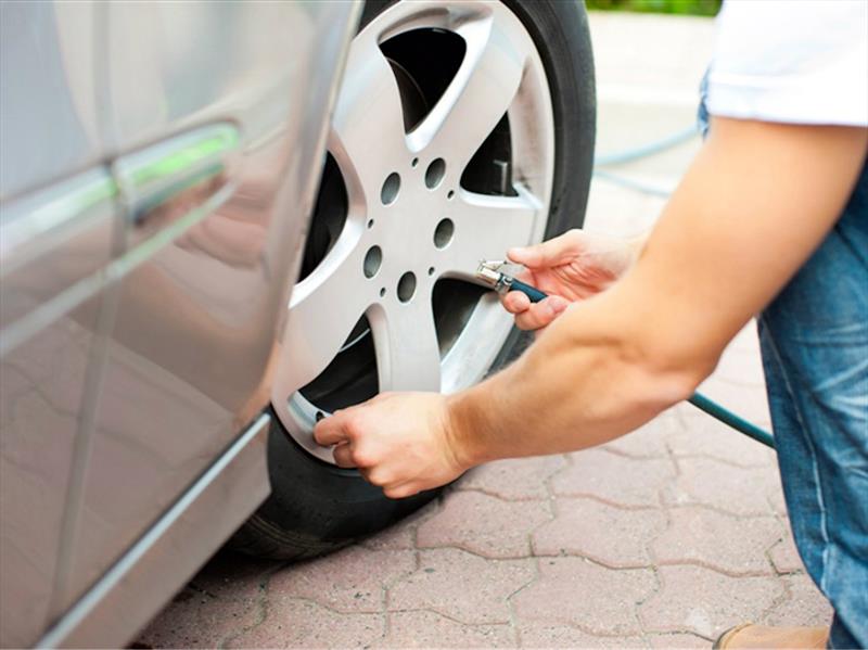¿Te puede multar la DGT por circular con una rueda de emergencia? 8 Motor16 multa