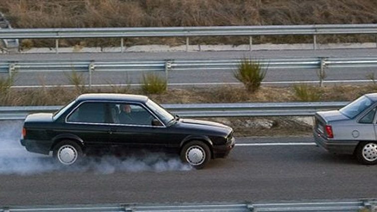 Este mecánico avisa: Mucho cuidado con seguir lo que dice cualquiera sobre el líquido de frenos 2 Motor16 frenazo