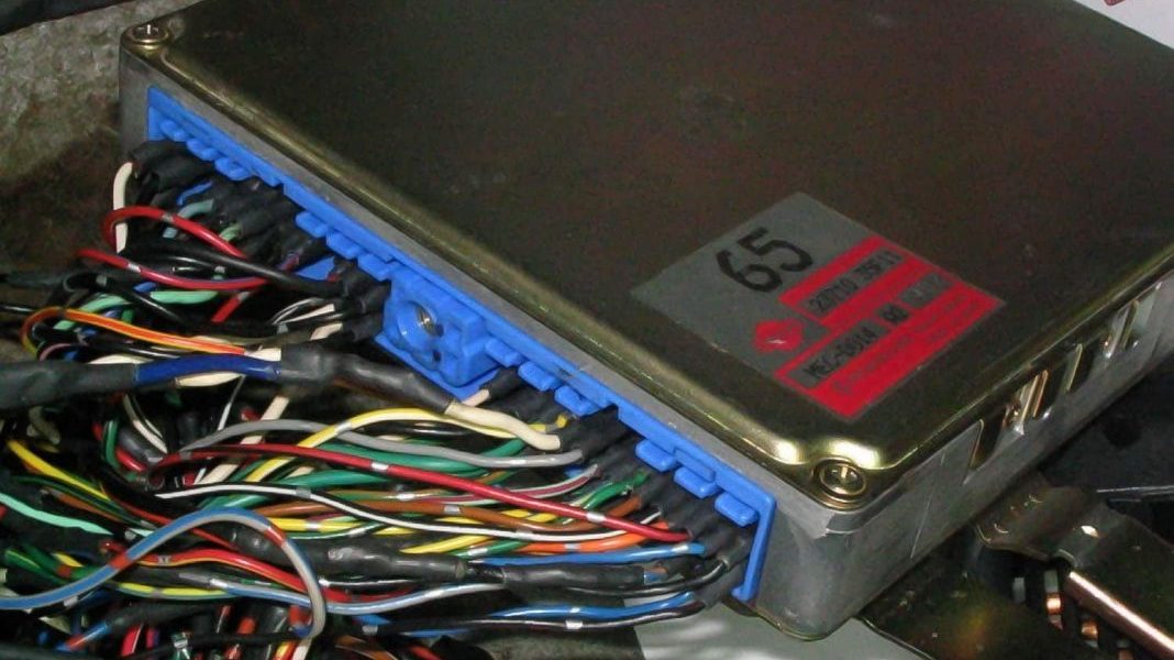 Mejoras e inconvenientes de reprogramar la centralita de tu coche 193 Motor16 ecu