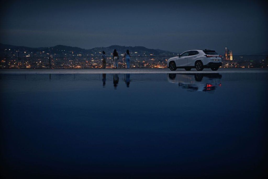 La cantante Joy Crookes, nueva cara del Lexus UX 5 Motor16 lexus ux joycrookes4 Motor16