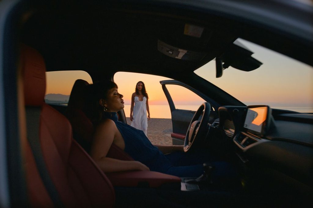 La cantante Joy Crookes, nueva cara del Lexus UX 6 Motor16 lexus ux joycrookes5 Motor16