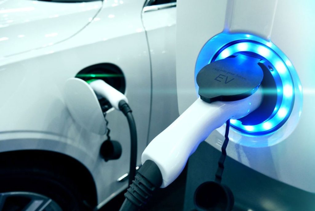 En estos supermercados puedes cargar gratis tu coche eléctrico 93 Motor16 vehículo