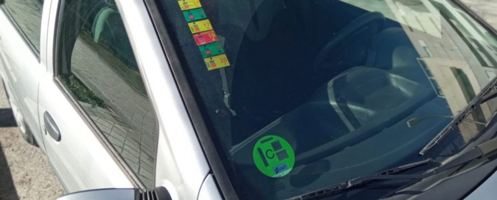 ¿Qué debo hacer si he perdido la pegatina de la DGT? 159 Motor16 dgt
