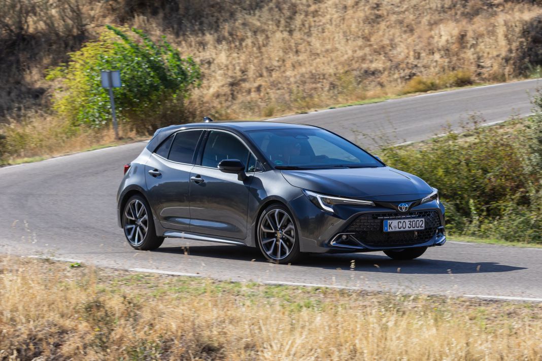 toyota corolla 2023 lowres 110 Motor16