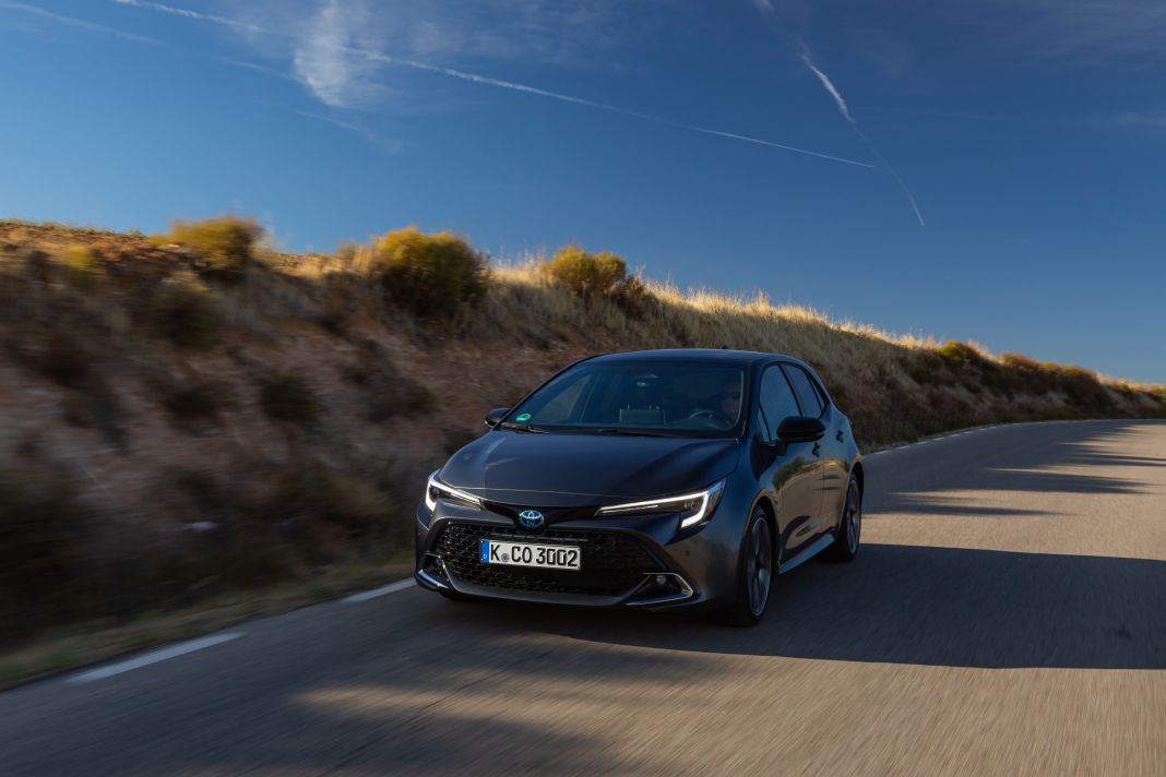 toyota corolla 2023 lowres 145 Motor16