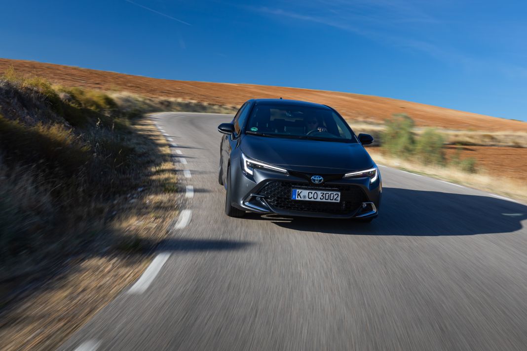 toyota corolla 2023 lowres 146 Motor16
