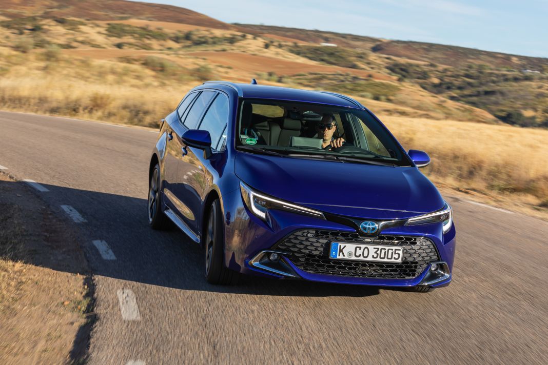 toyota corolla 2023 lowres 151 Motor16