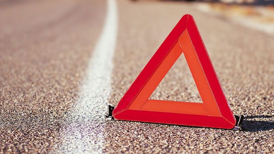 Chaleco reflectante y triángulos: ¿hasta cuando serán obligatorios? 49 Motor16 A tener en cuenta
