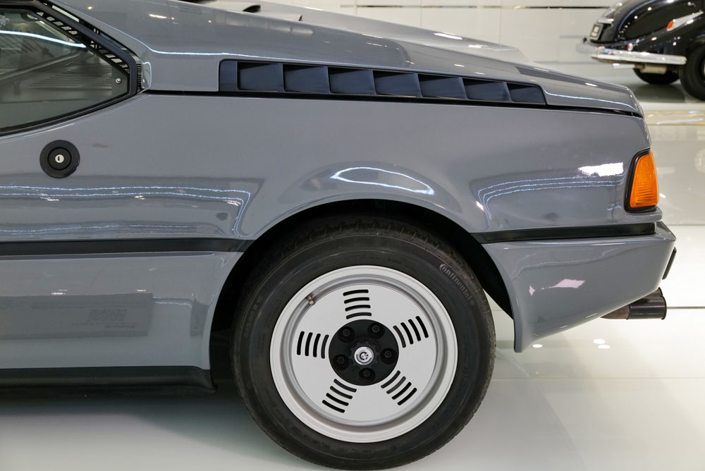 Este BMW M1 que se subasta es más especial que el resto... y caro 14 Motor16 1980 BMW M1 15 Motor16