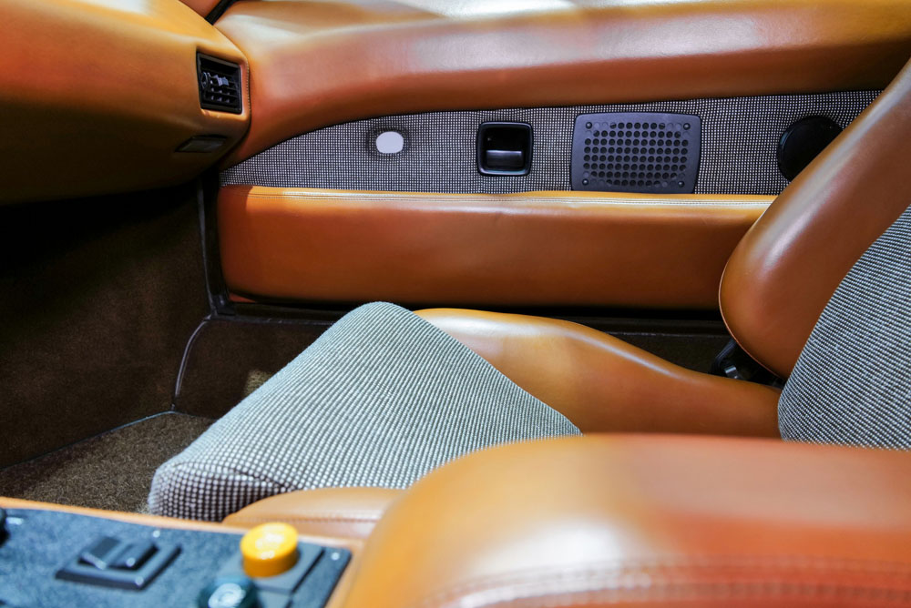 Este BMW M1 que se subasta es más especial que el resto... y caro 20 Motor16 1980 BMW M1 17 Motor16