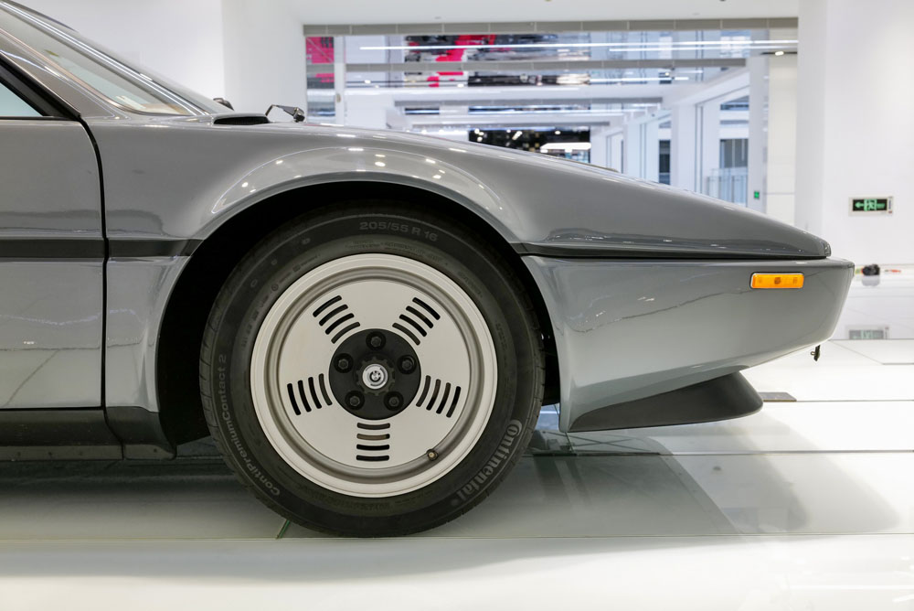 Este BMW M1 que se subasta es más especial que el resto... y caro 10 Motor16 1980 BMW M1 9 Motor16