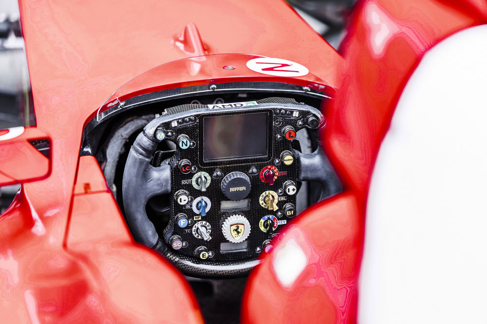 10 millones se podrían pagar por este Ferrari de Michael Schumacher 26 Motor16 2003 Ferrari F2003 No.229 11 Motor16