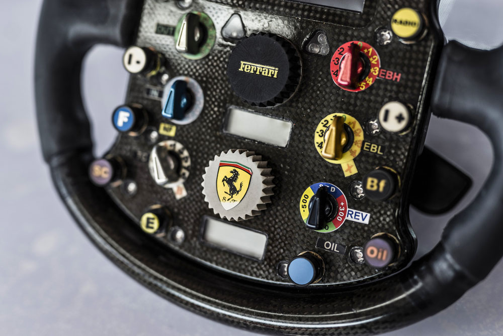 10 millones se podrían pagar por este Ferrari de Michael Schumacher 29 Motor16 2003 Ferrari F2003 No.229 15 Motor16