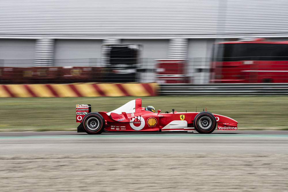 10 millones se podrían pagar por este Ferrari de Michael Schumacher 24 Motor16 2003 Ferrari F2003 No.229 2 Motor16