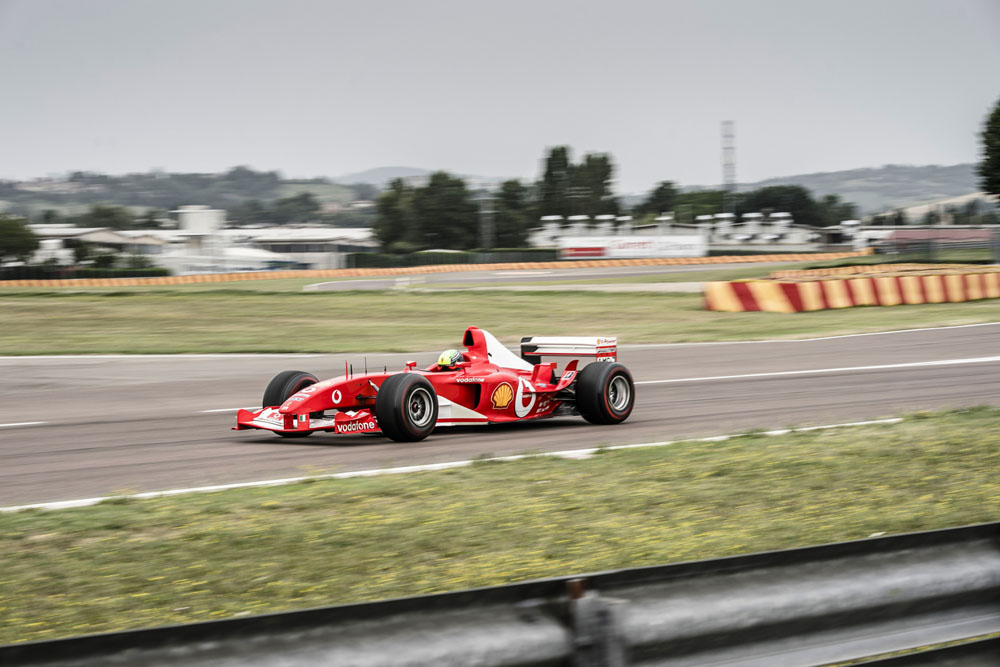 10 millones se podrían pagar por este Ferrari de Michael Schumacher 22 Motor16 2003 Ferrari F2003 No.229 23 Motor16