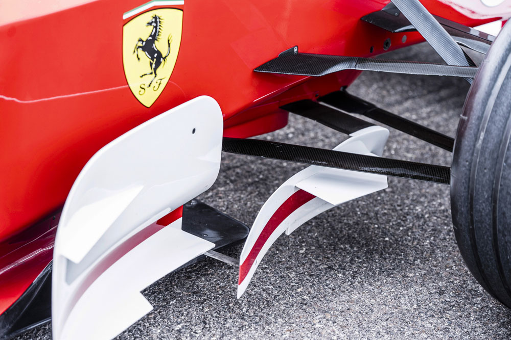 10 millones se podrían pagar por este Ferrari de Michael Schumacher 38 Motor16 2003 Ferrari F2003 No.229 32 Motor16