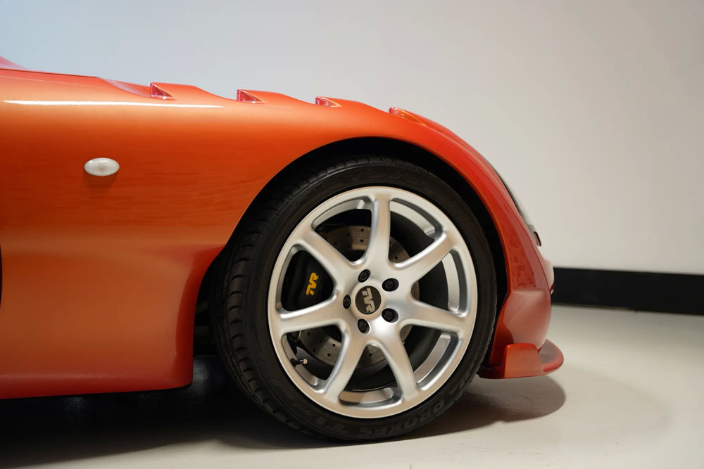 Este TVR Sagaris fue la estrella de Top Gear y ahora puede ser tuyo 11 Motor16 2005 TVR Sagaris Top Gear 12 Motor16