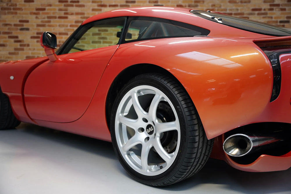 Este TVR Sagaris fue la estrella de Top Gear y ahora puede ser tuyo 12 Motor16 2005 TVR Sagaris Top Gear 13 Motor16