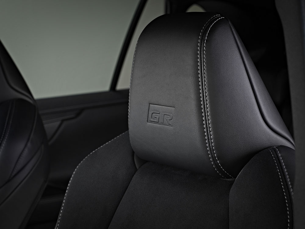 Extra de picante para el Toyota RAV4 con este acabado GR Sport 21 Motor16 2022 Toyota RAV4 Hybrid GR Sport 13 Motor16