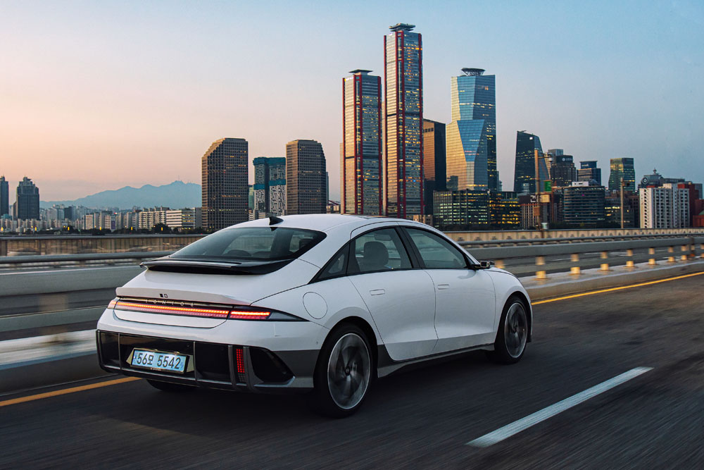 Hyundai Ioniq 6: más de 600 kilómetros 'non stop' 3 Motor16 Hyundai Ioniq 6. Imagen movimiento.