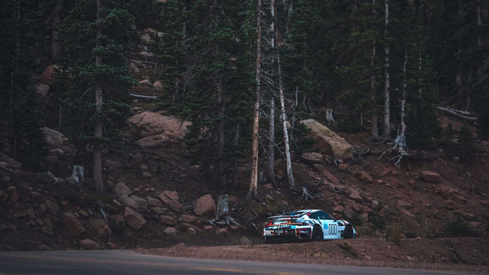 2022 porsche 911 turbo s pikes peak record 11 Motor16