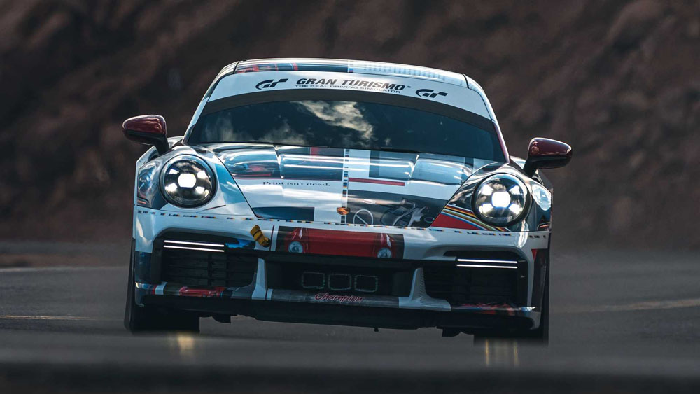 2022 porsche 911 turbo s pikes peak record 18 Motor16